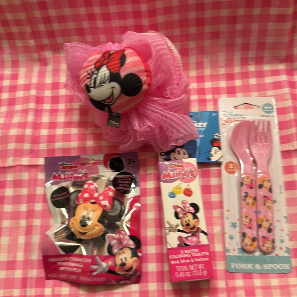 Disney Minnie Mouse Pink Window Panels Set - Picture 2 of 4